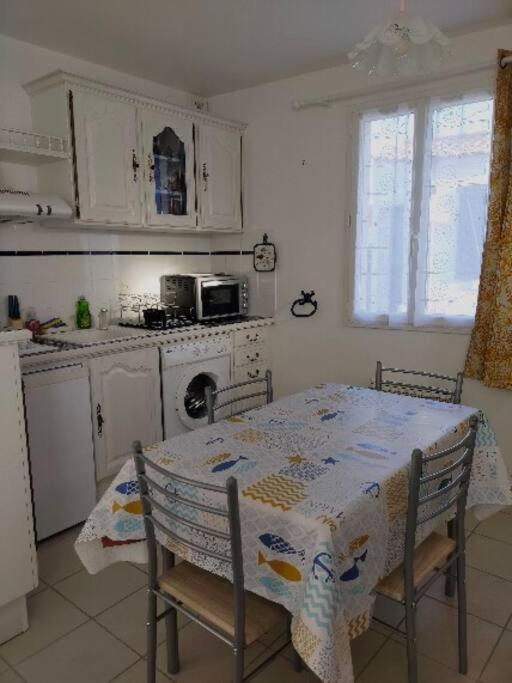 Maison Au Coeur De Saint-Gilles L'Inattendue Bagian luar foto